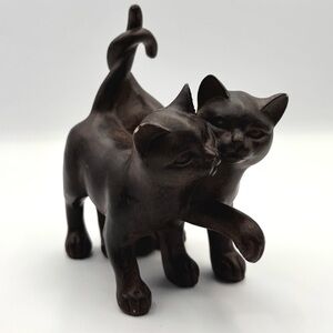 Cuddling Cats / Kittens With Entwined Tails Figurine